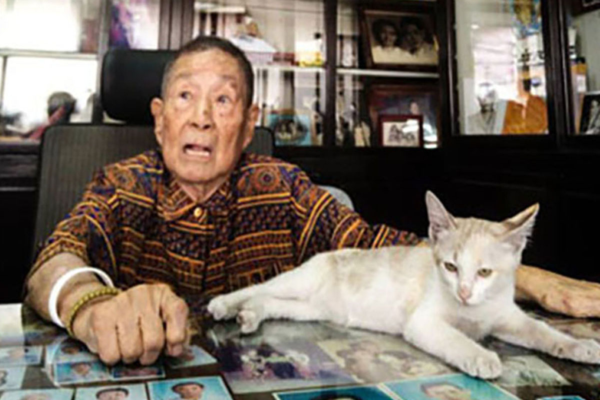 ป้าพวงเพชร เสือสง่า แห่งร้านนางเลิ้งอ๊าร์ต