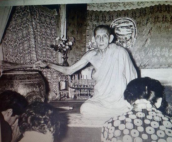 หลวงพ่อกวย-ชุตินฺธโร-09 หลวงพ่อกวย-ชุตินฺธโร-09